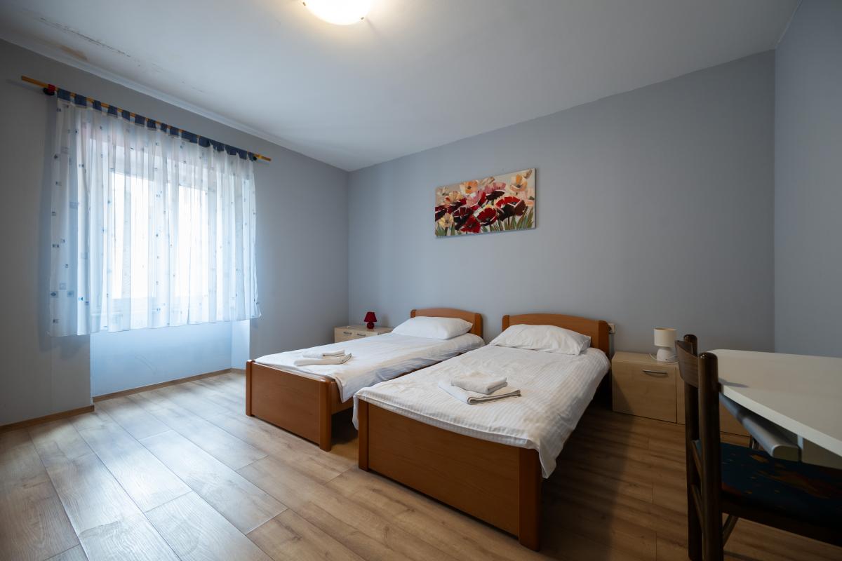 Zadar, prostrani stan u centru Zadra na 4 kantuna