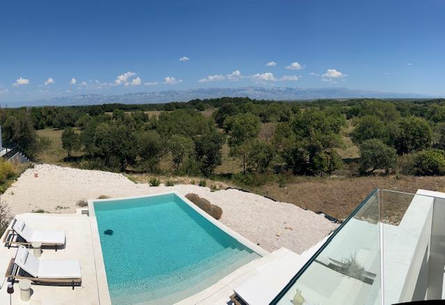 Vila kraj Zadra sa velikom okućnicom - Žerava