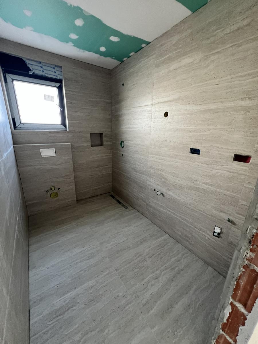 Trosobni obiteljski stan sa dva parkinga ukupne površine 80 m2