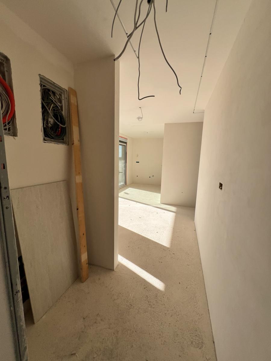 Trosobni obiteljski stan sa dva parkinga ukupne površine 80 m2