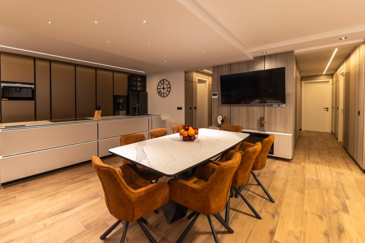 Ekskluzivan trosoban stan s privatnim vrtom – Zadar, Borik (184 m²)