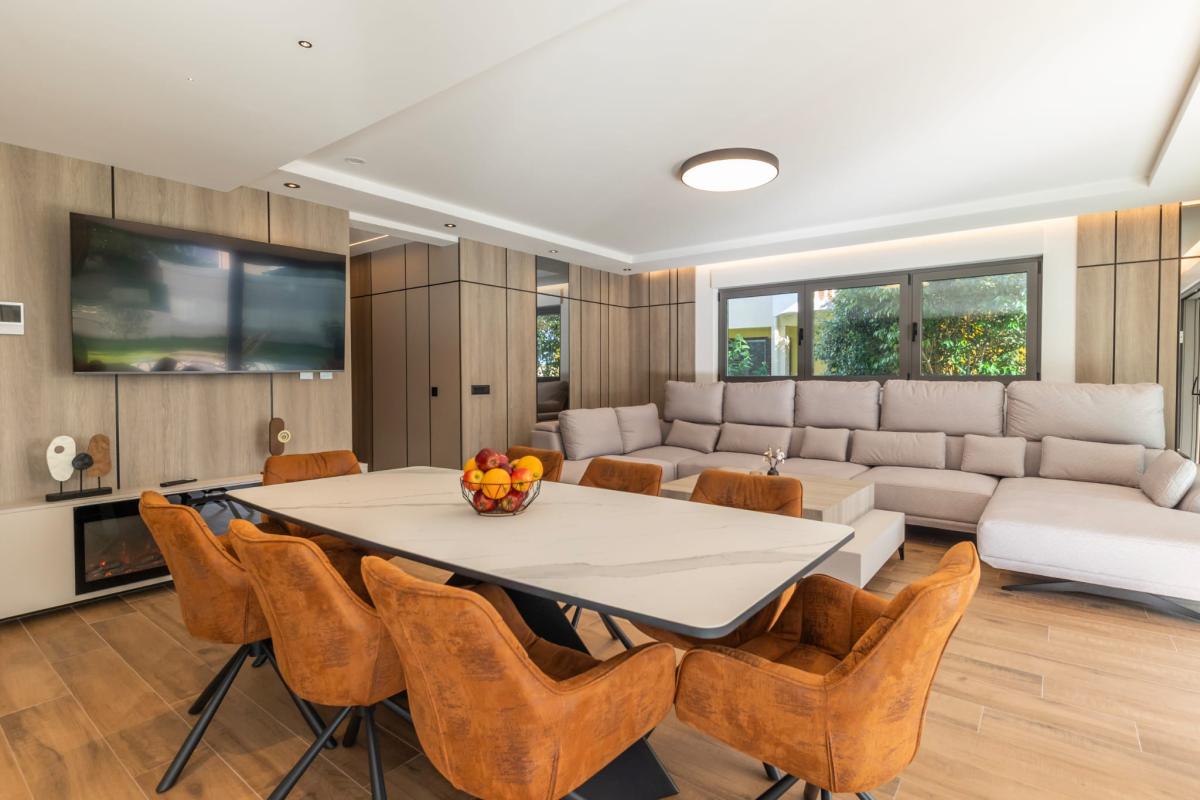 Ekskluzivan trosoban stan s privatnim vrtom – Zadar, Borik (184 m²)
