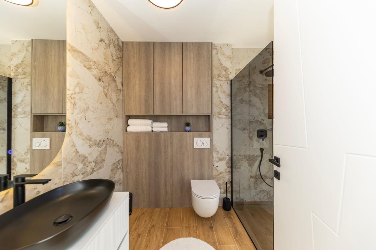 Ekskluzivan trosoban stan s privatnim vrtom – Zadar, Borik (184 m²)