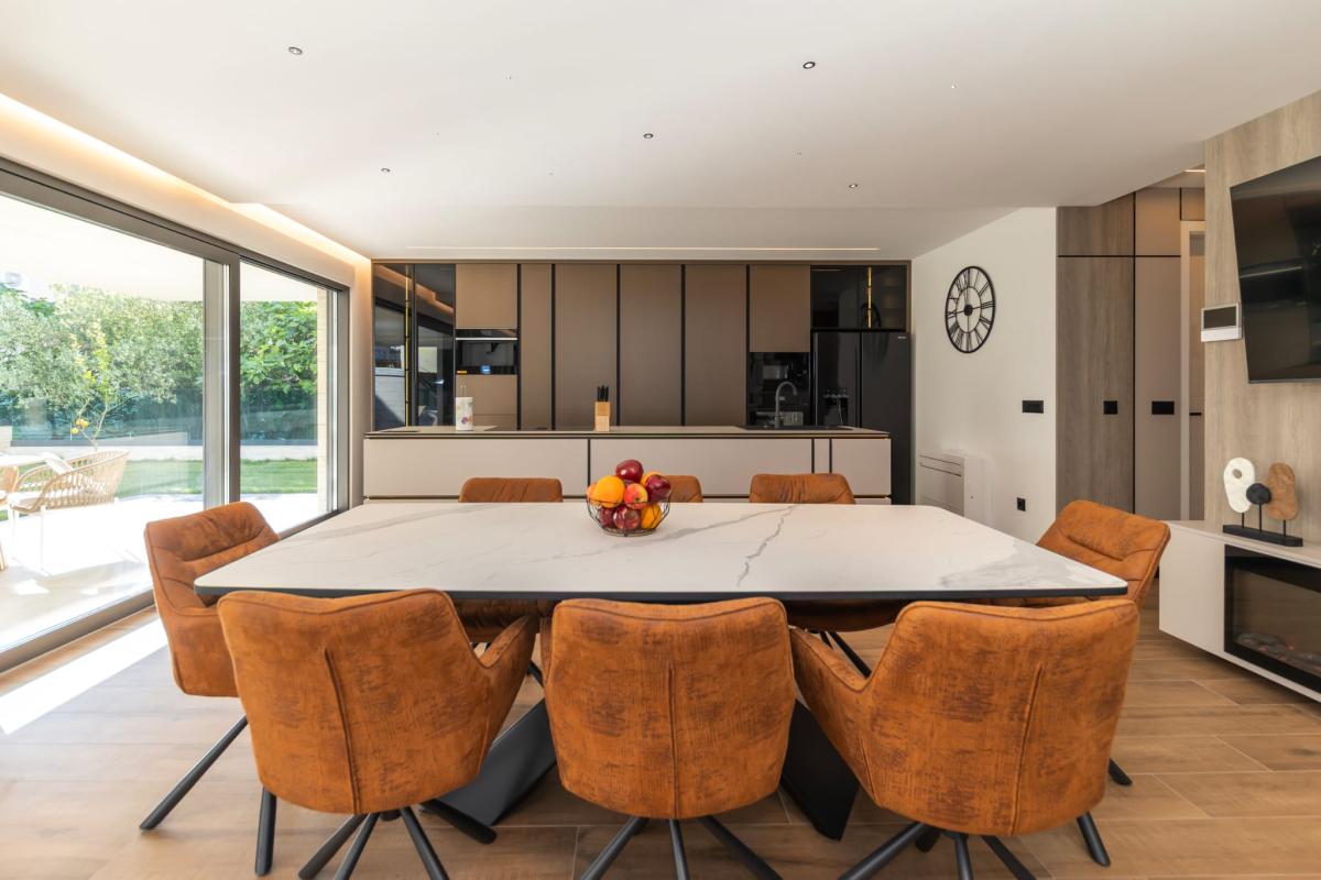 Ekskluzivan trosoban stan s privatnim vrtom – Zadar, Borik (184 m²)