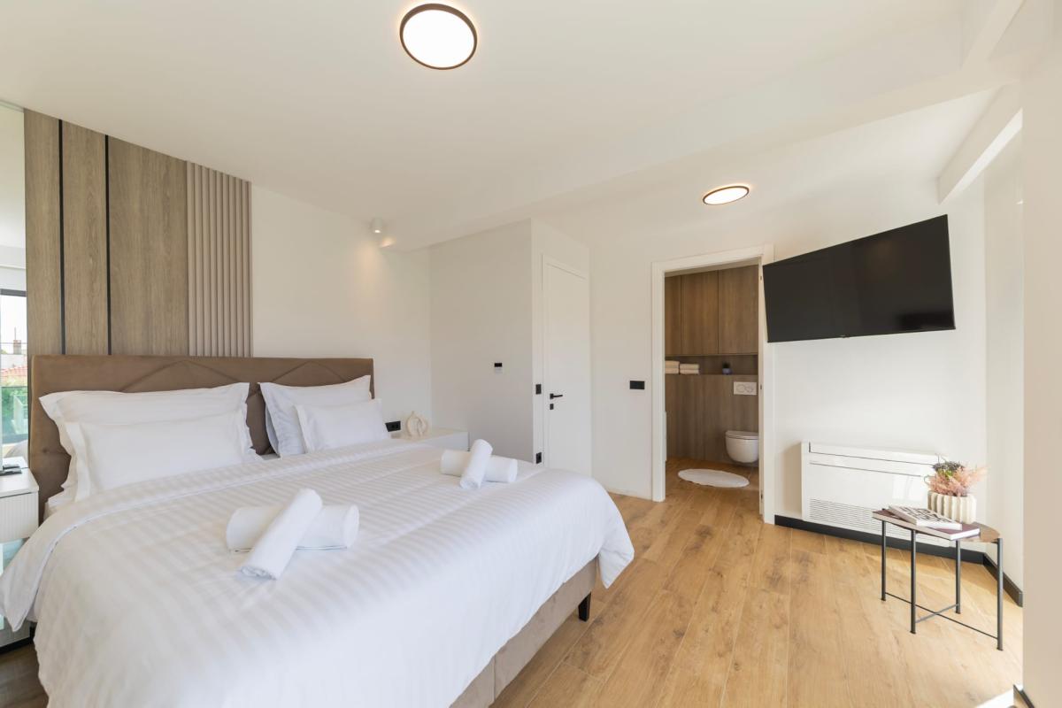 Ekskluzivan trosoban stan s privatnim vrtom – Zadar, Borik (184 m²)