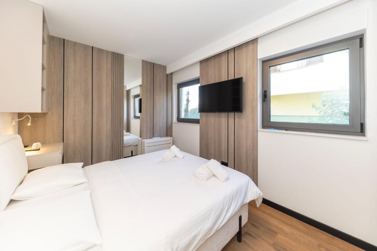 Ekskluzivan trosoban stan s privatnim vrtom – Zadar, Borik (184 m²)