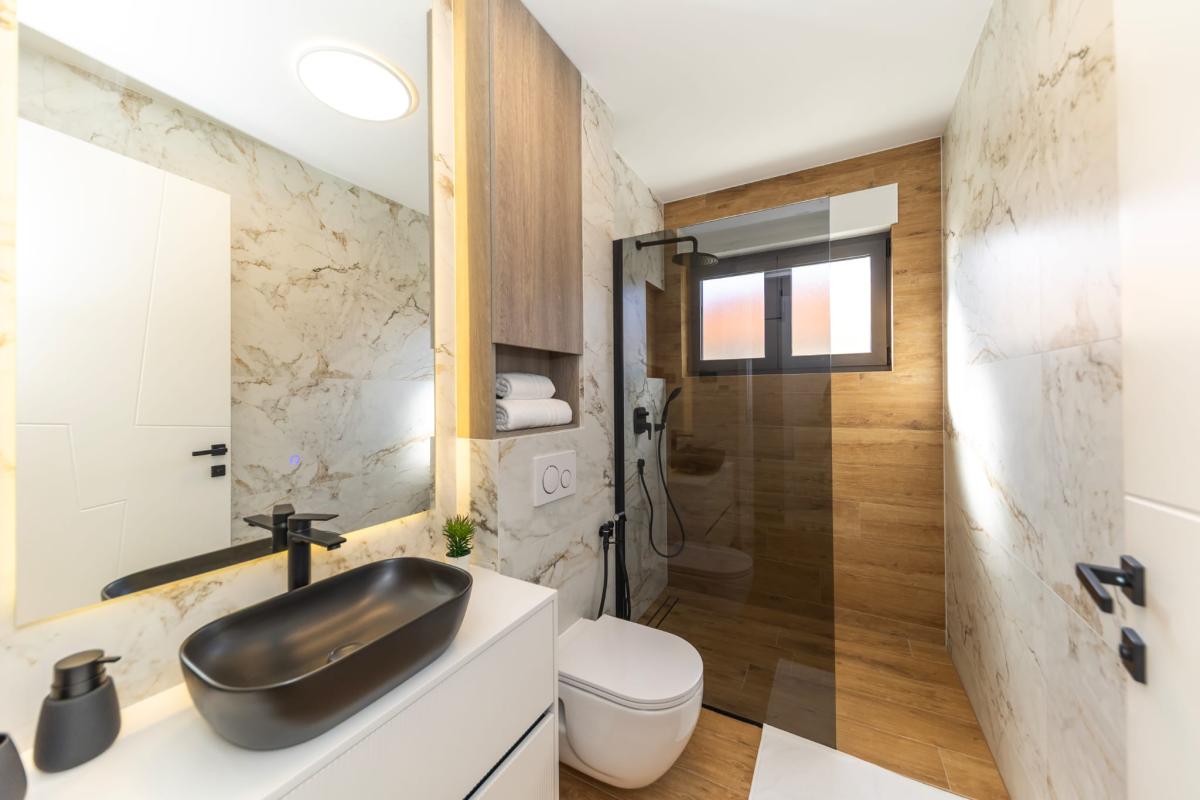 Ekskluzivan trosoban stan s privatnim vrtom – Zadar, Borik (184 m²)