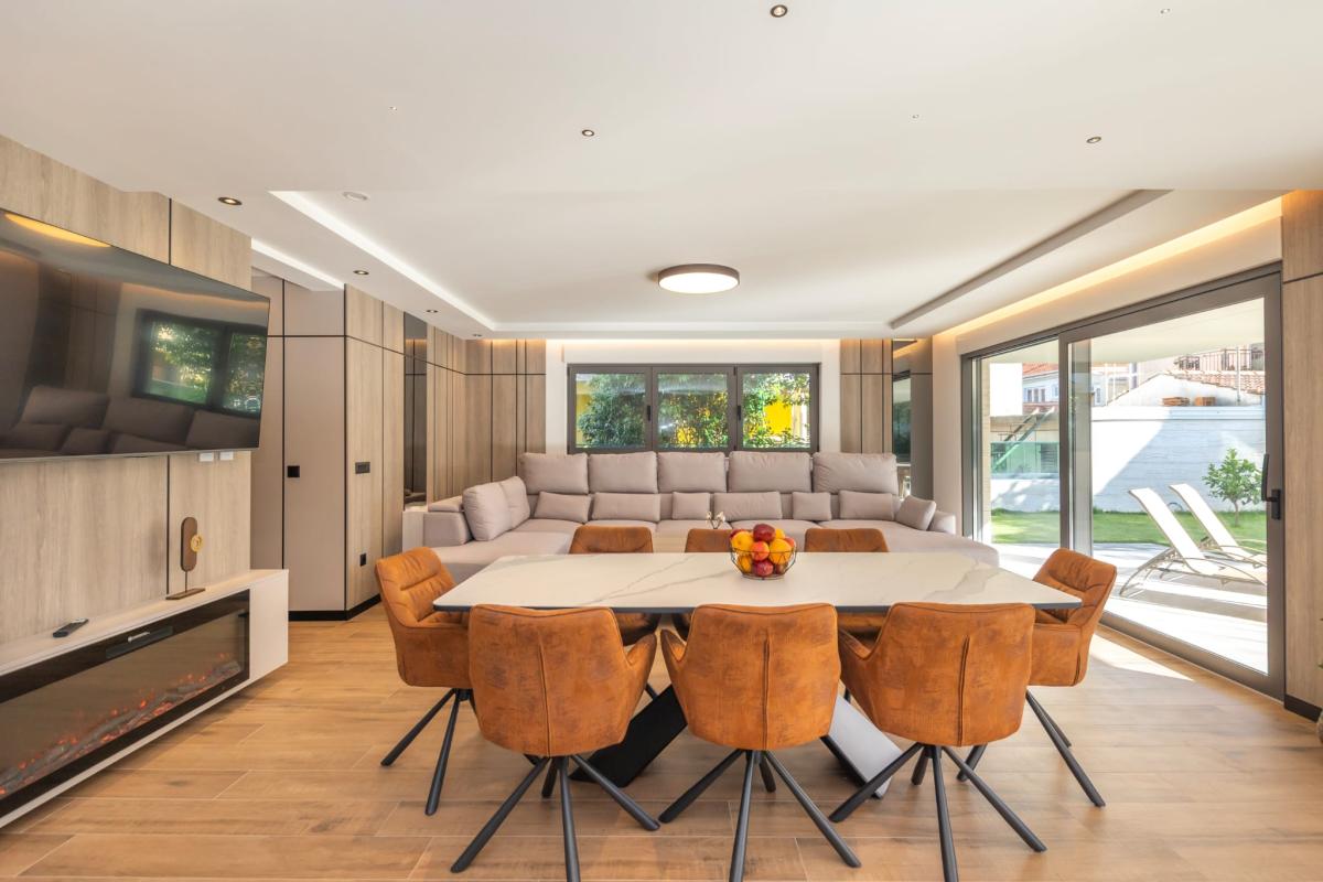Ekskluzivan trosoban stan s privatnim vrtom – Zadar, Borik (184 m²)
