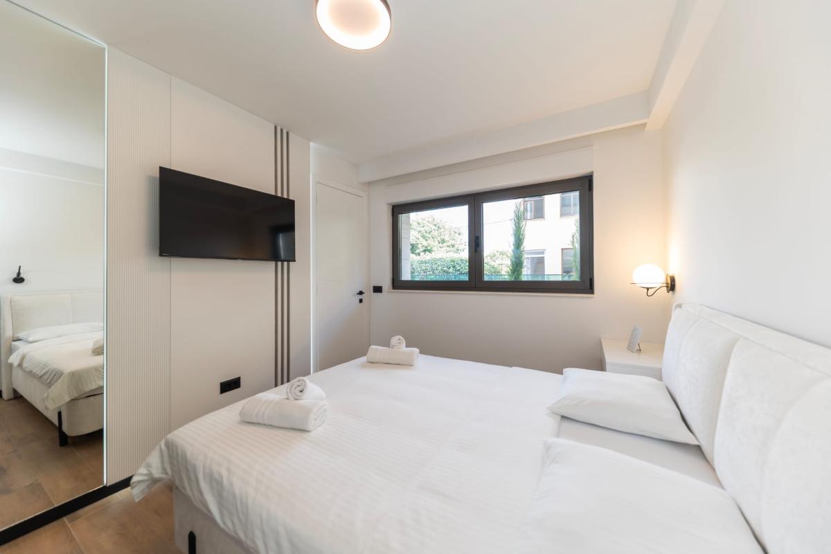 Ekskluzivan trosoban stan s privatnim vrtom – Zadar, Borik (184 m²)