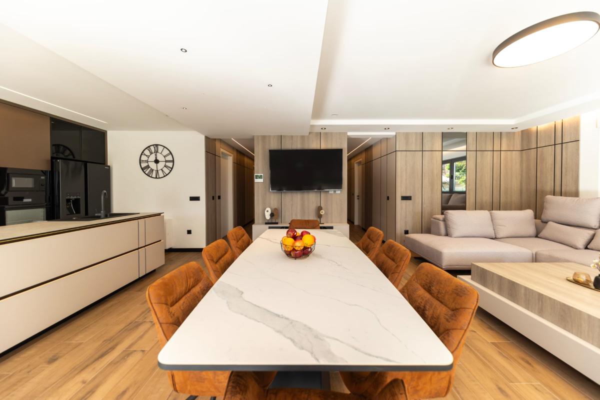 Ekskluzivan trosoban stan s privatnim vrtom – Zadar, Borik (184 m²)