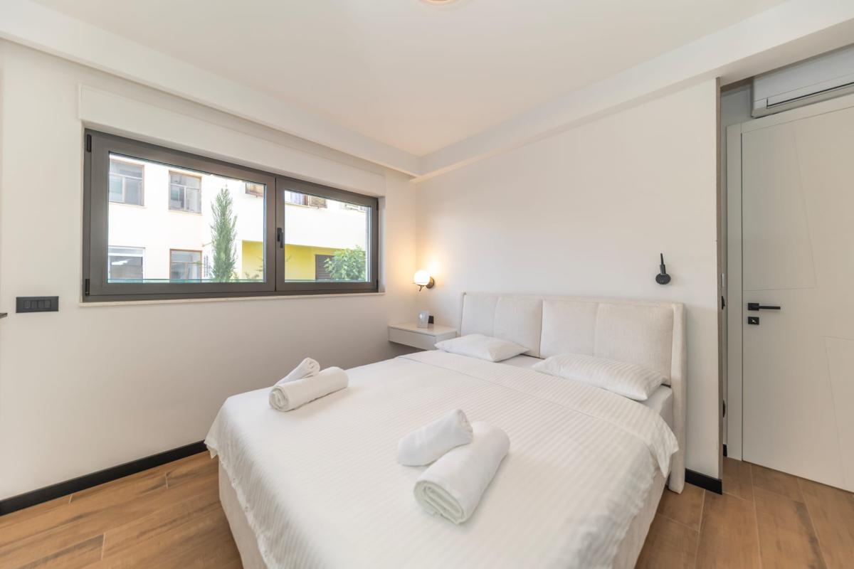 Ekskluzivan trosoban stan s privatnim vrtom – Zadar, Borik (184 m²)
