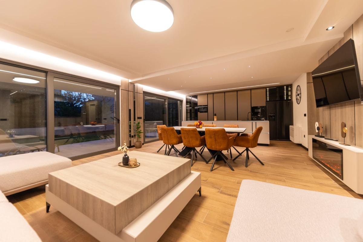 Ekskluzivan trosoban stan s privatnim vrtom – Zadar, Borik (184 m²)