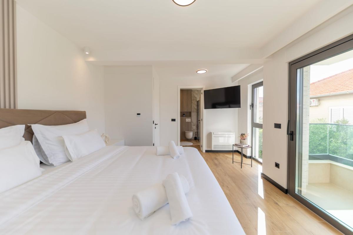 Ekskluzivan trosoban stan s privatnim vrtom – Zadar, Borik (184 m²)