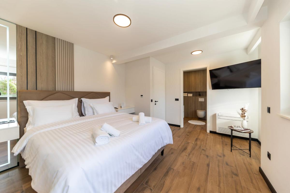 Ekskluzivan trosoban stan s privatnim vrtom – Zadar, Borik (184 m²)