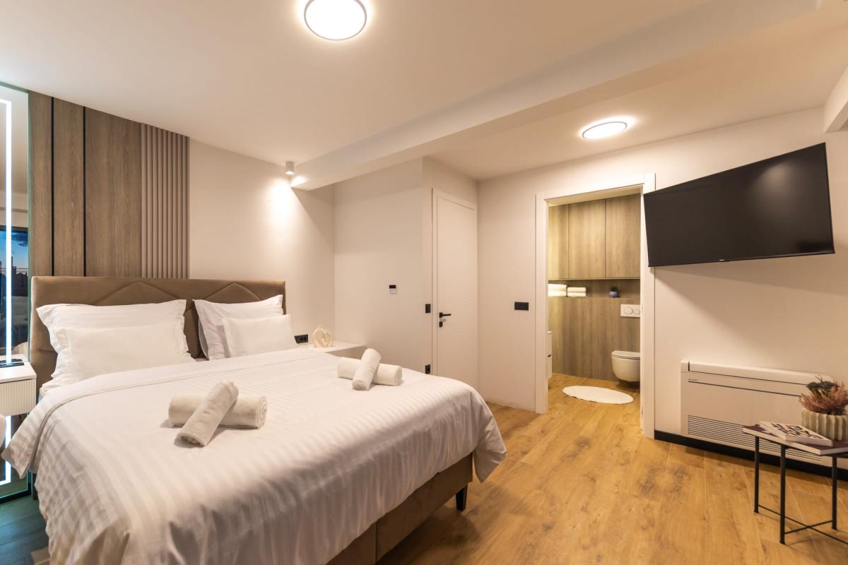 Ekskluzivan trosoban stan s privatnim vrtom – Zadar, Borik (184 m²)