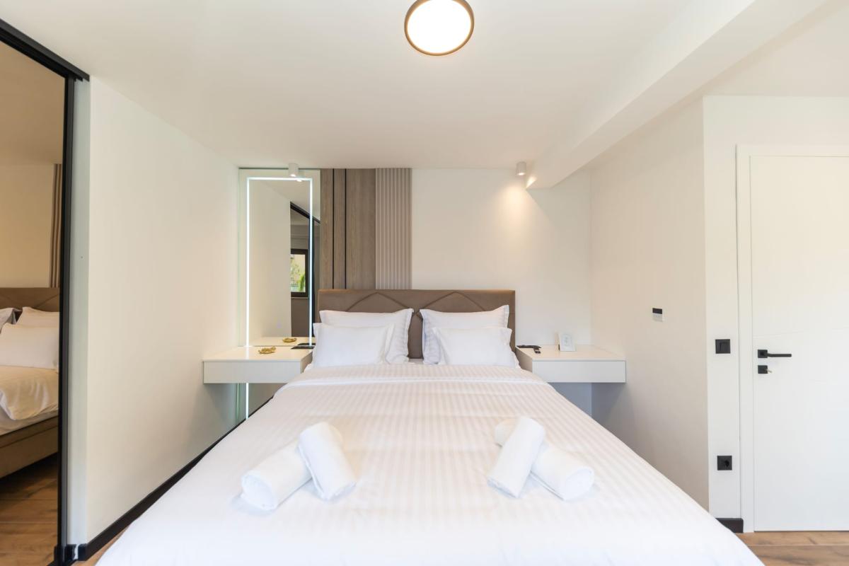 Ekskluzivan trosoban stan s privatnim vrtom – Zadar, Borik (184 m²)