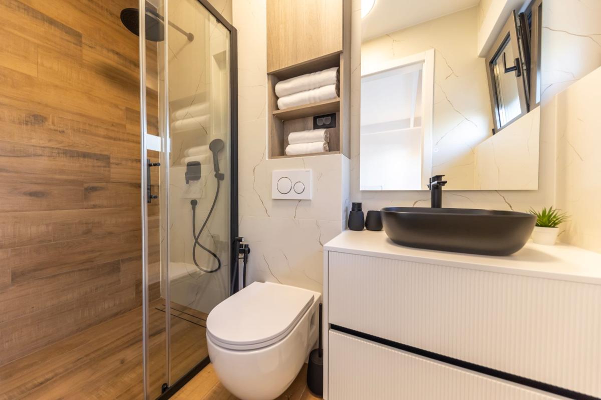 Luksuzan trosoban stan s velikim terasama i liftom – Zadar, Borik (174 m²)
