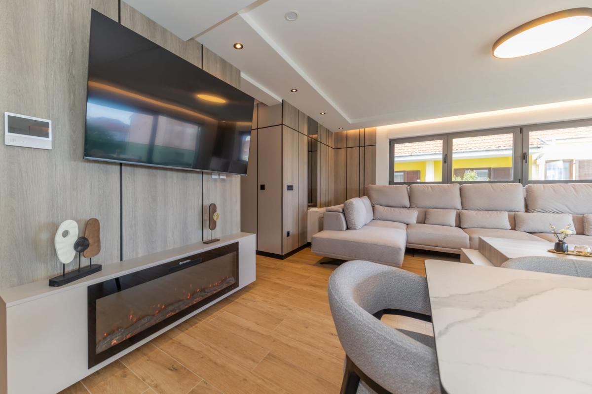 Luksuzan trosoban stan s velikim terasama i liftom – Zadar, Borik (174 m²)