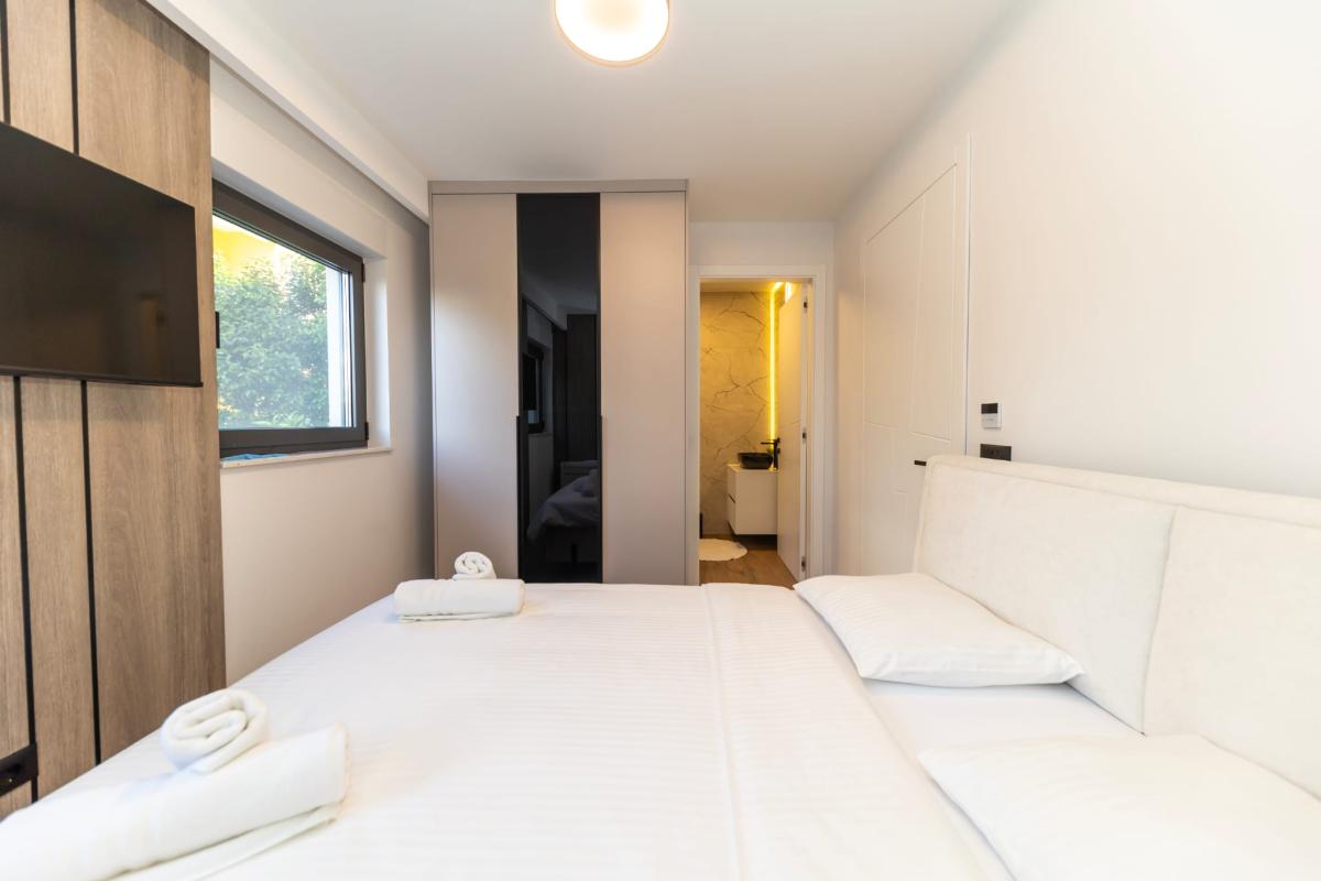 Luksuzan trosoban stan s velikim terasama i liftom – Zadar, Borik (174 m²)