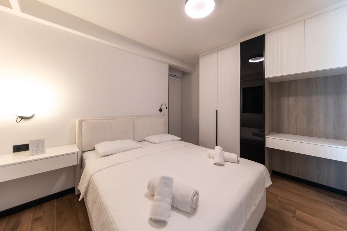 Luksuzan trosoban stan s velikim terasama i liftom – Zadar, Borik (174 m²)
