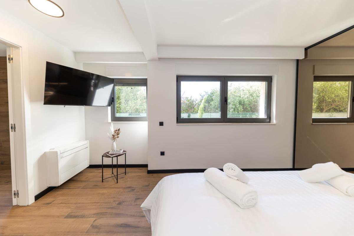 Luksuzan trosoban stan s velikim terasama i liftom – Zadar, Borik (174 m²)