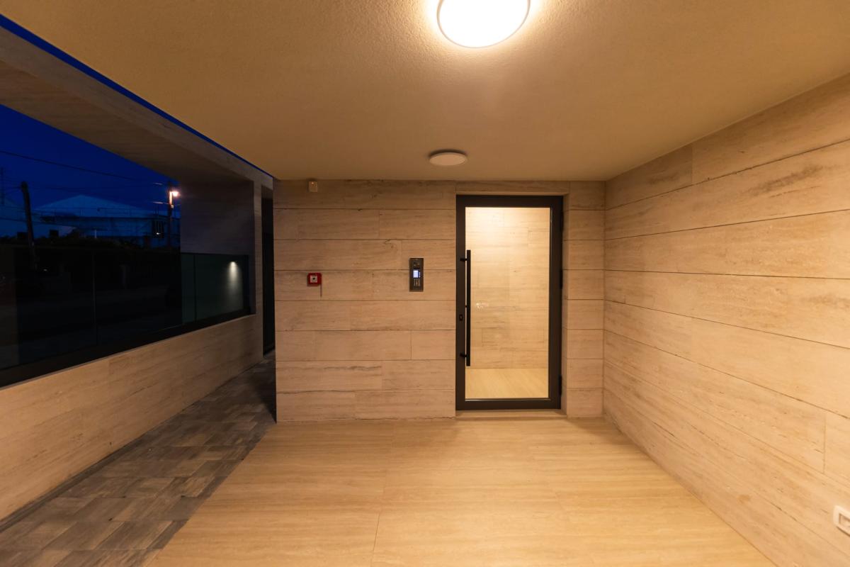 Luksuzan trosoban stan s velikim terasama i liftom – Zadar, Borik (174 m²)
