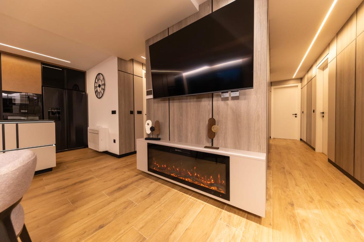 Luksuzan trosoban stan s velikim terasama i liftom – Zadar, Borik (174 m²)