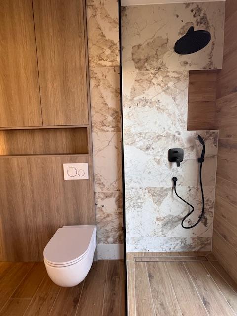 Spektakularan luksuzni penthouse s krovnom terasom i infinity bazenom – Zadar, Borik (239 m²)