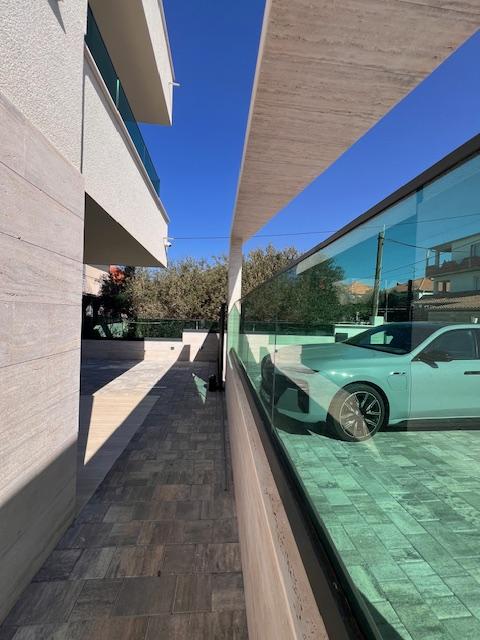Spektakularan luksuzni penthouse s krovnom terasom i infinity bazenom – Zadar, Borik (239 m²)