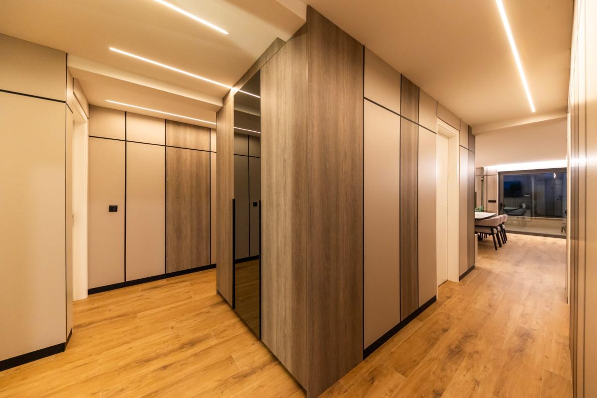 Spektakularan luksuzni penthouse s krovnom terasom i infinity bazenom – Zadar, Borik (239 m²)